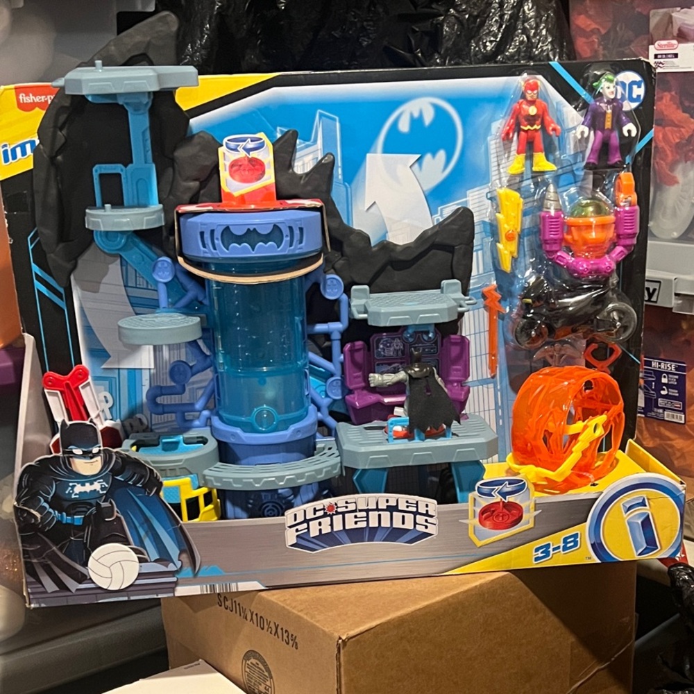 NEW Fisher-Price Imaginext Bat-Tech Batcave DC Super Friends Playset